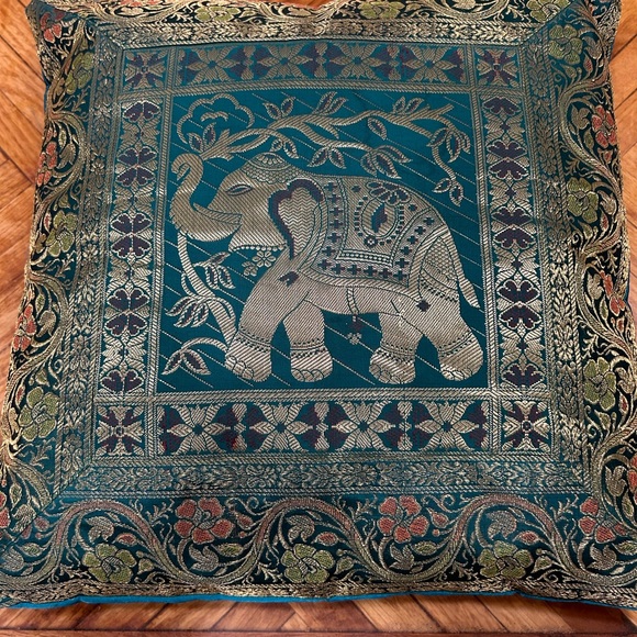 COPY - 16” Elephant Pillow - Picture 1 of 2